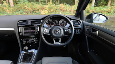 Volkswagen Golf R-Line 2016 - interior