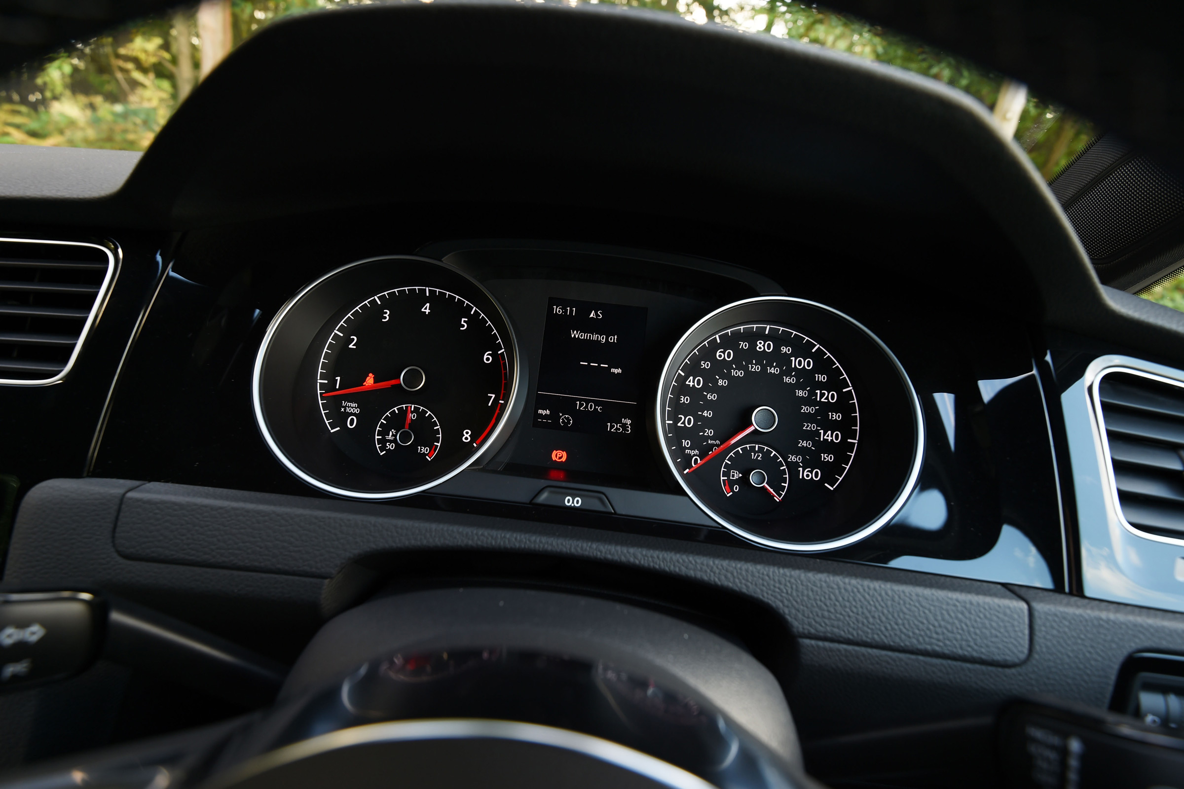 Volkswagen Golf R-Line 2016 - instruments