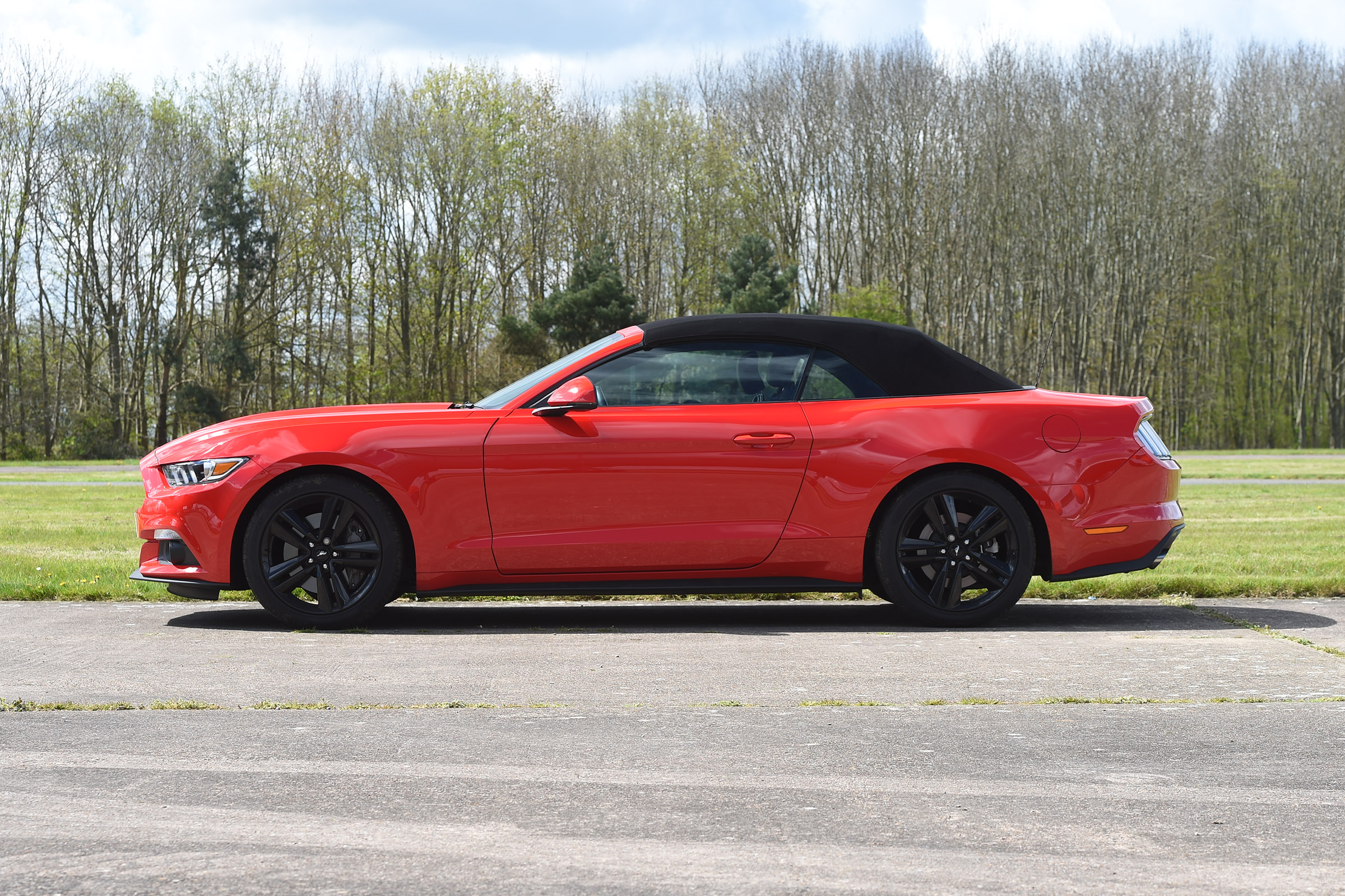 Ford Mustang 2.3 Convertible - roof closing stage 4