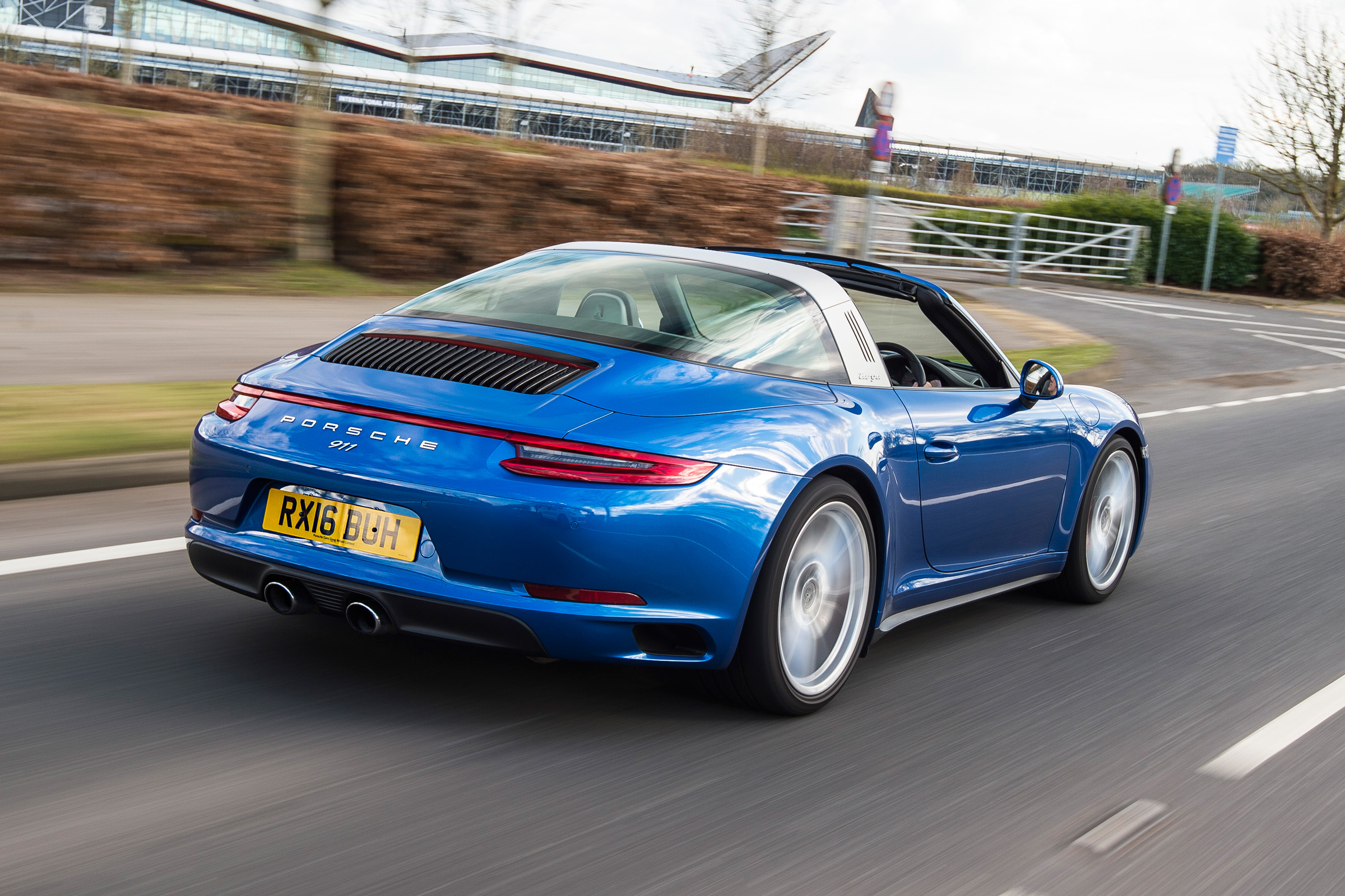 Porsche 911 Targa 2016 UK - rear tracking