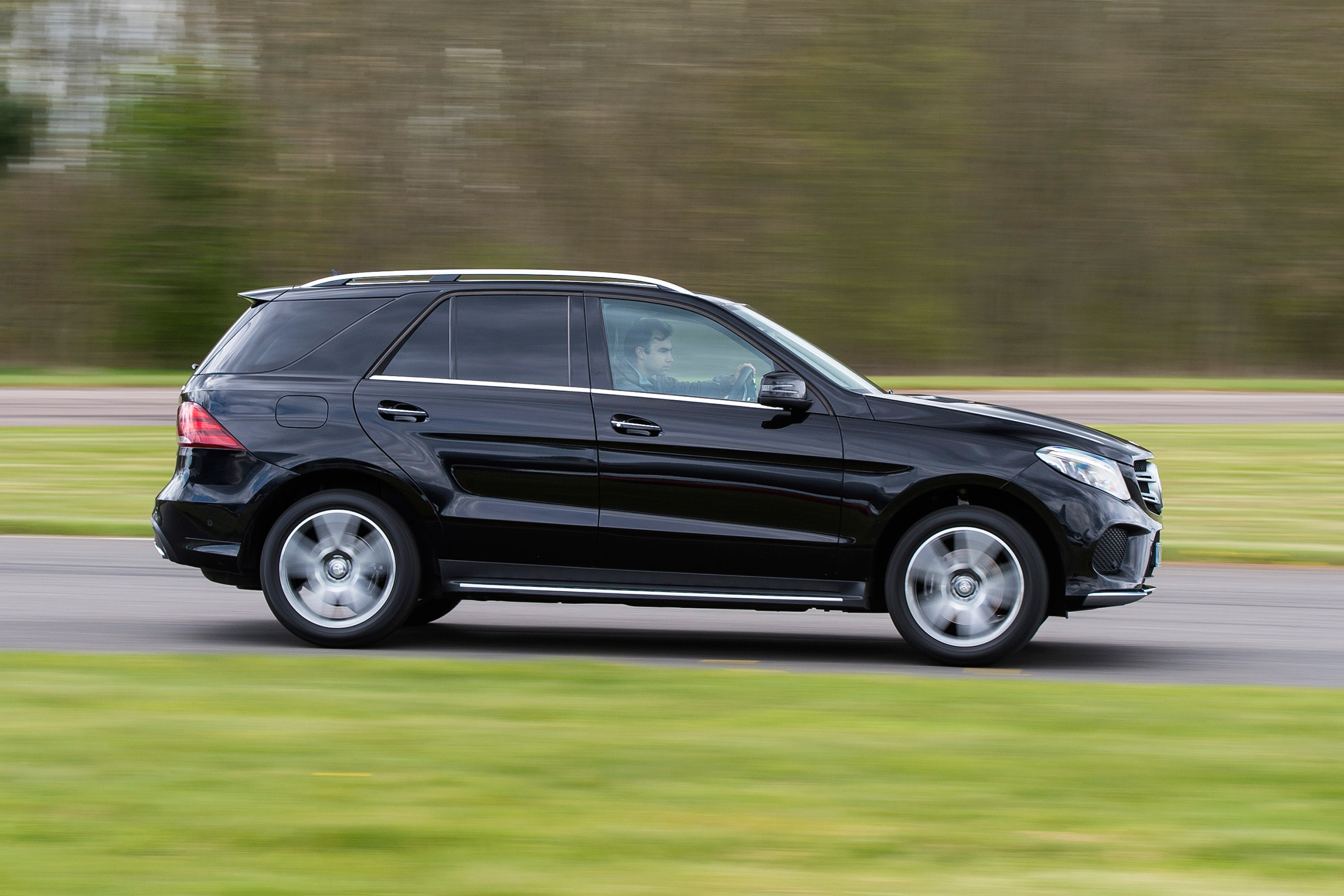 Mercedes GLE 350d - side