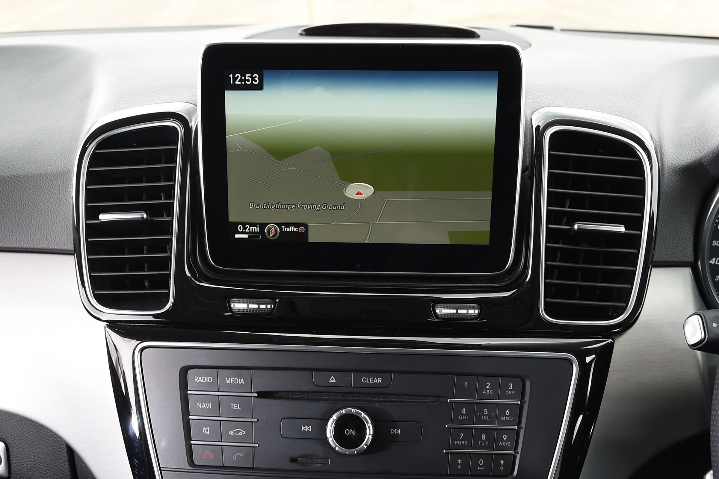 Mercedes GLE 350d - infotainment screen