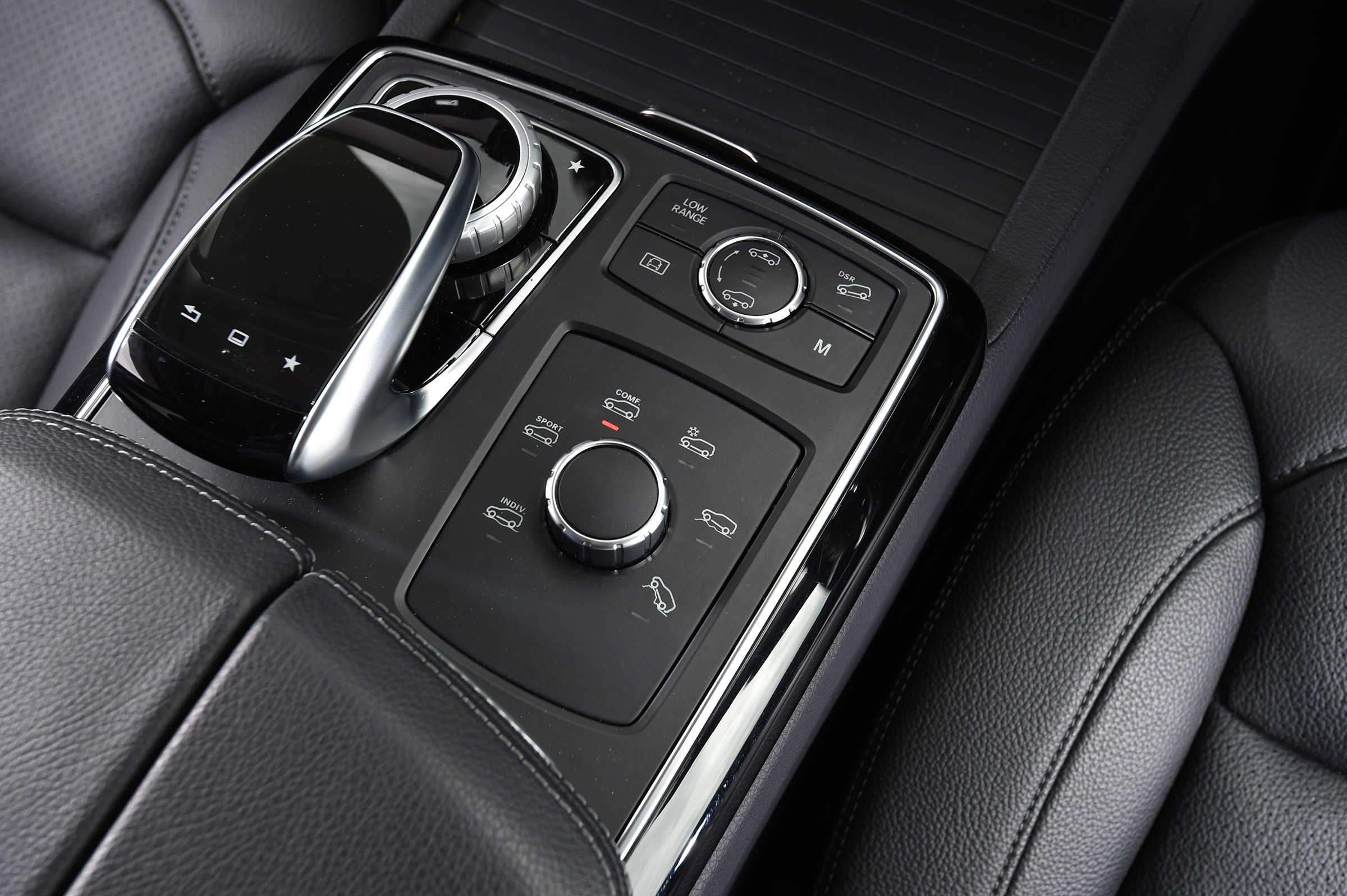 Mercedes GLE 350d - centre console