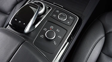 Mercedes GLE 350d - centre console