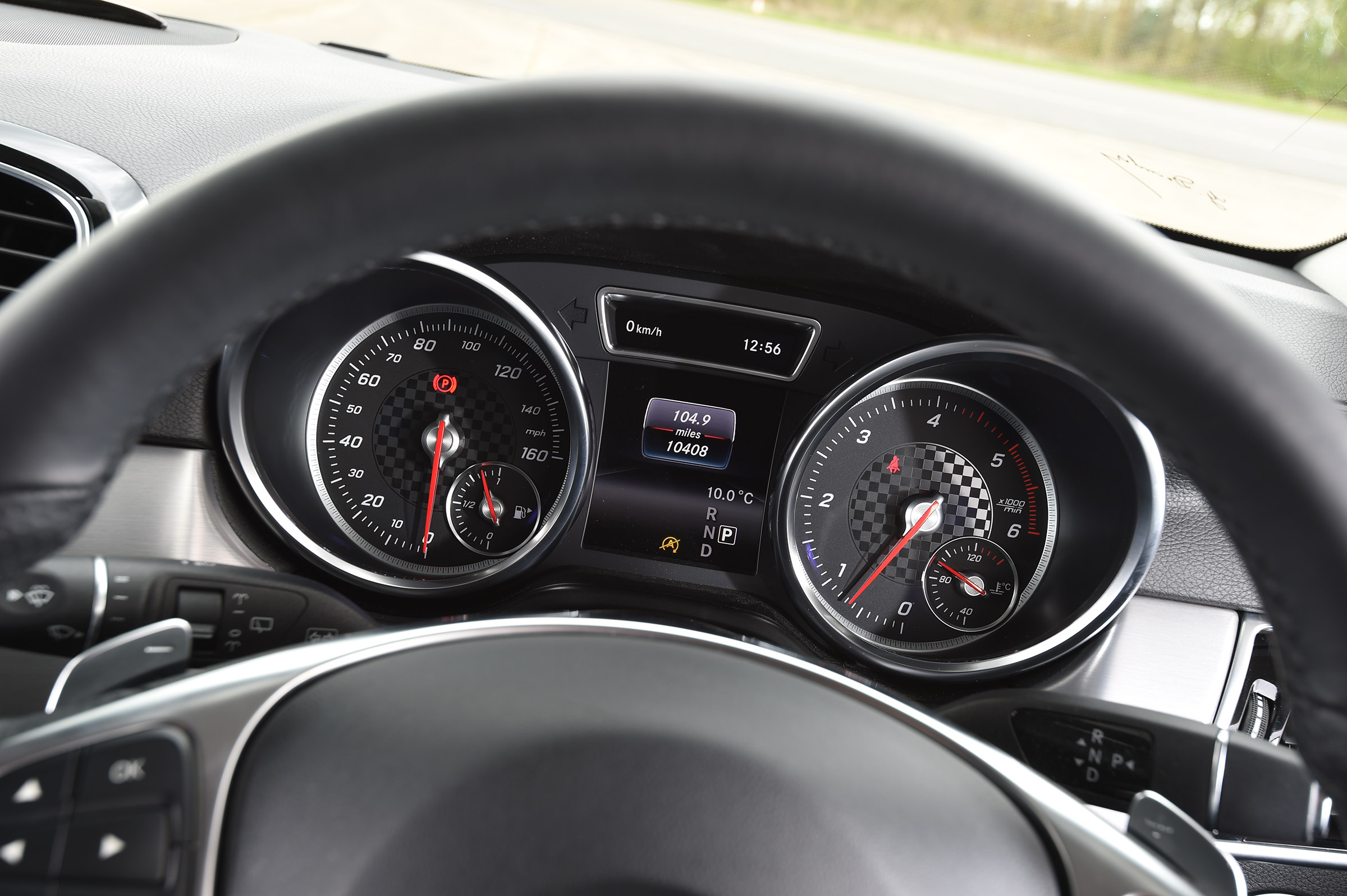 Mercedes GLE 350d - dials