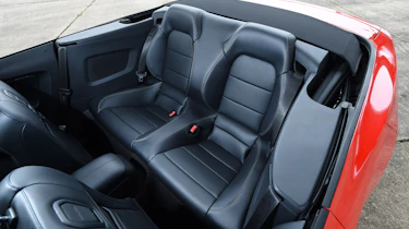Ford Mustang 2.3 Convertible - rear seats