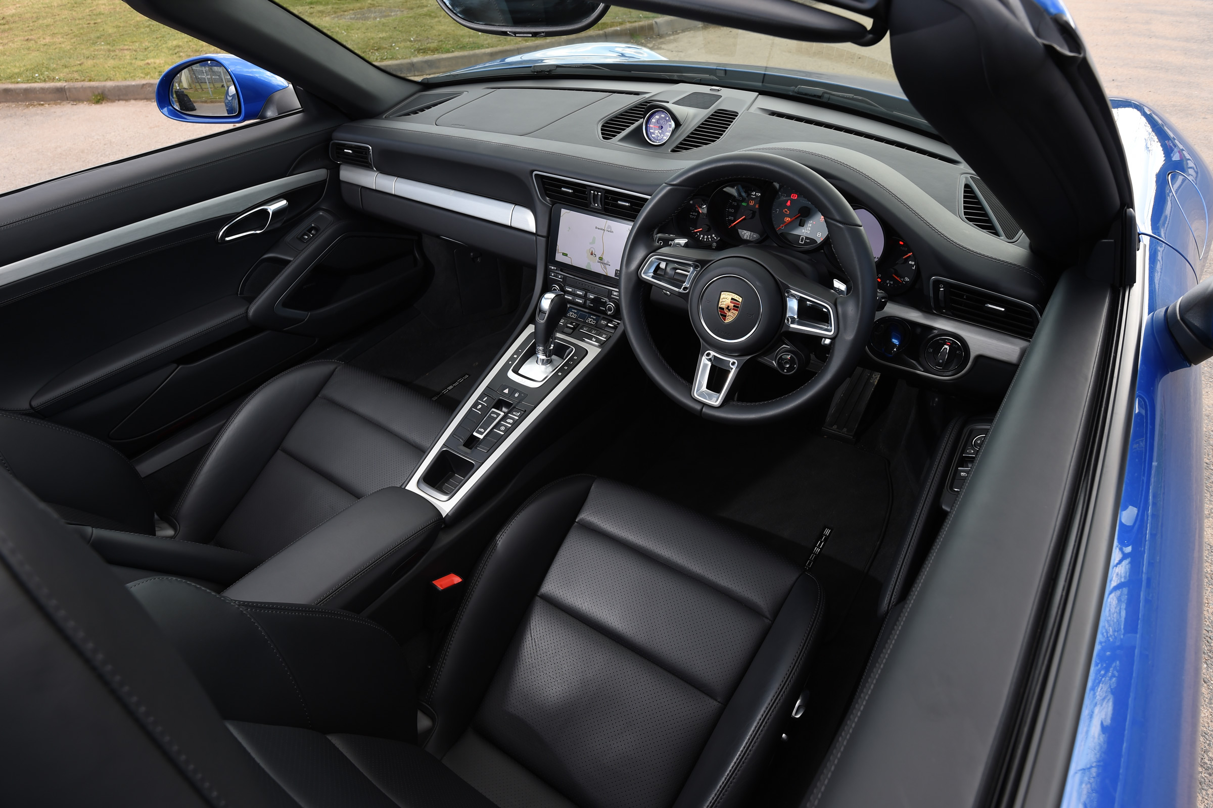 Porsche 911 Targa 2016 UK - interior 2