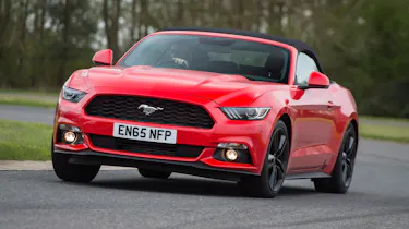 Ford Mustang 2.3 Convertible - front action