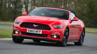 Ford Mustang 2.3 Convertible - front action