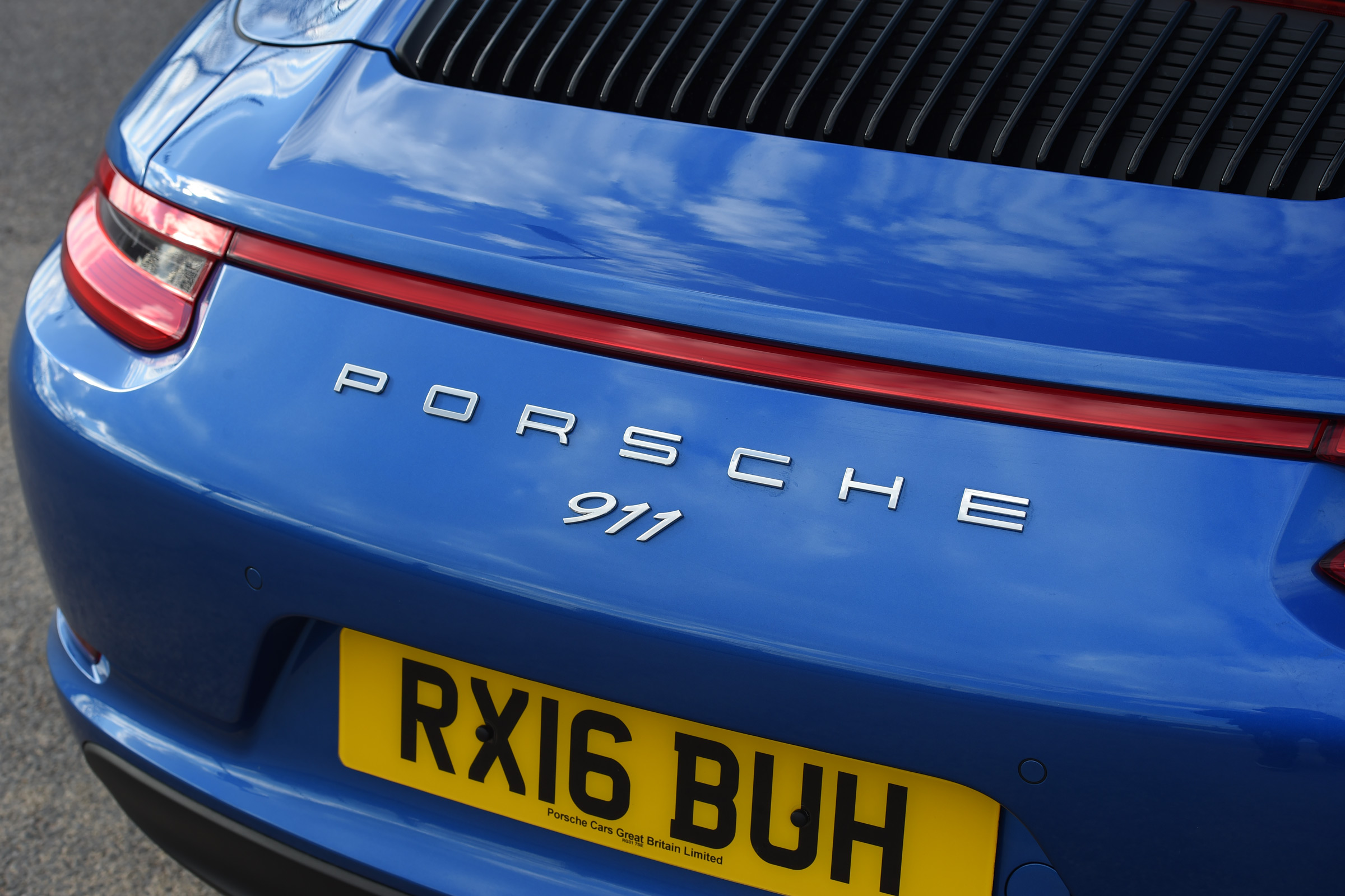 Porsche 911 Targa 2016 UK - rear close