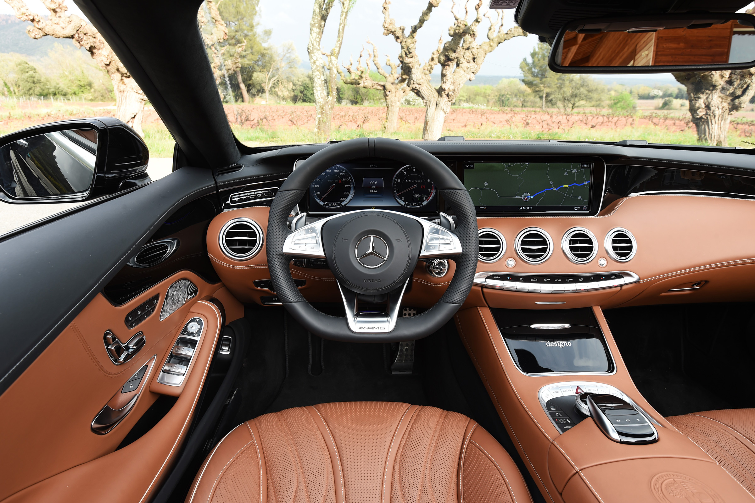 Mercedes-AMG S 63 Cabriolet 2016 - interior
