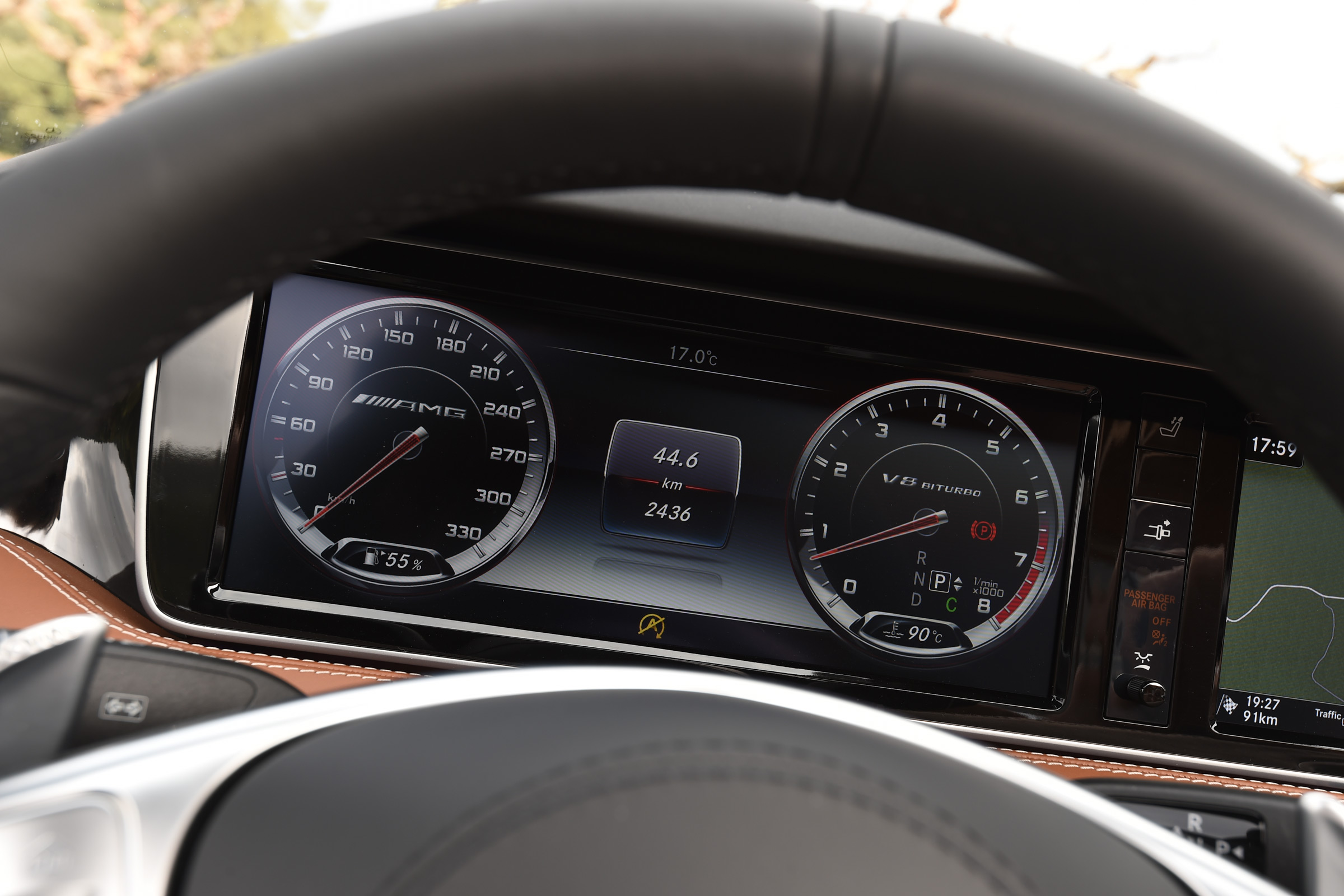 Mercedes-AMG S 63 Cabriolet 2016 - instruments