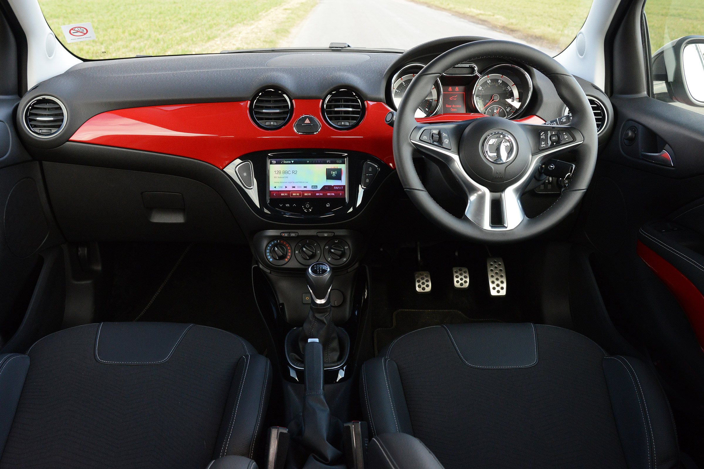 Vauxhall Adam Energised - dash
