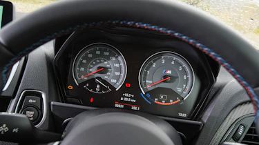 New BMW M2 Coupe UK - instruments
