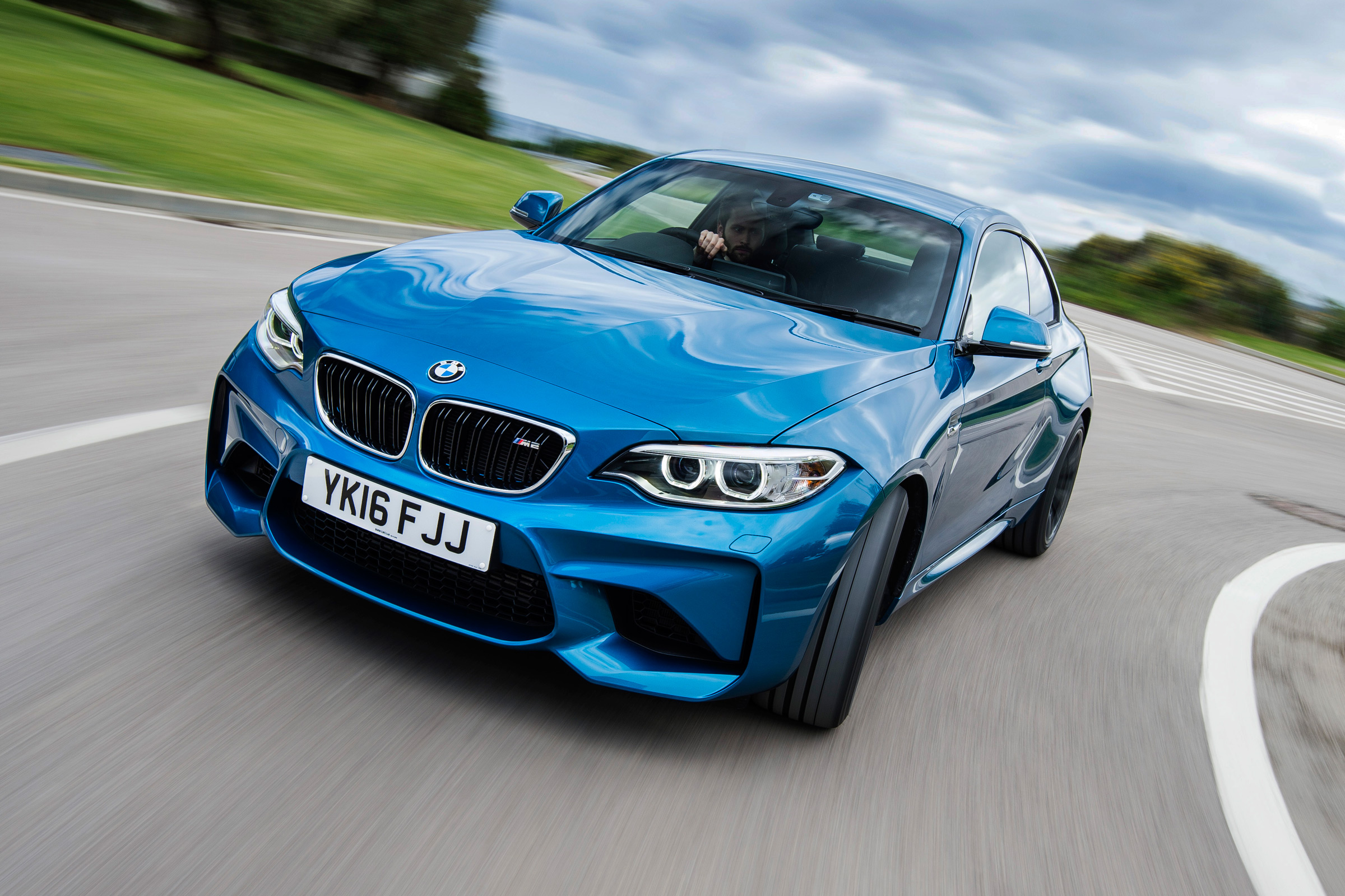 New BMW M2 Coupe UK - front cornering