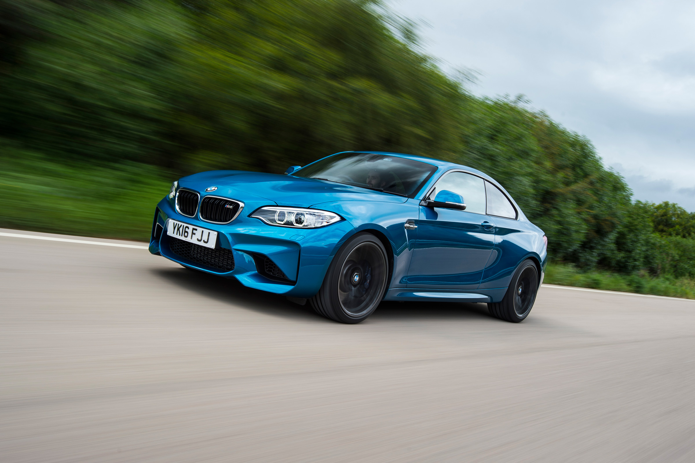 New BMW M2 Coupe UK - front tracking