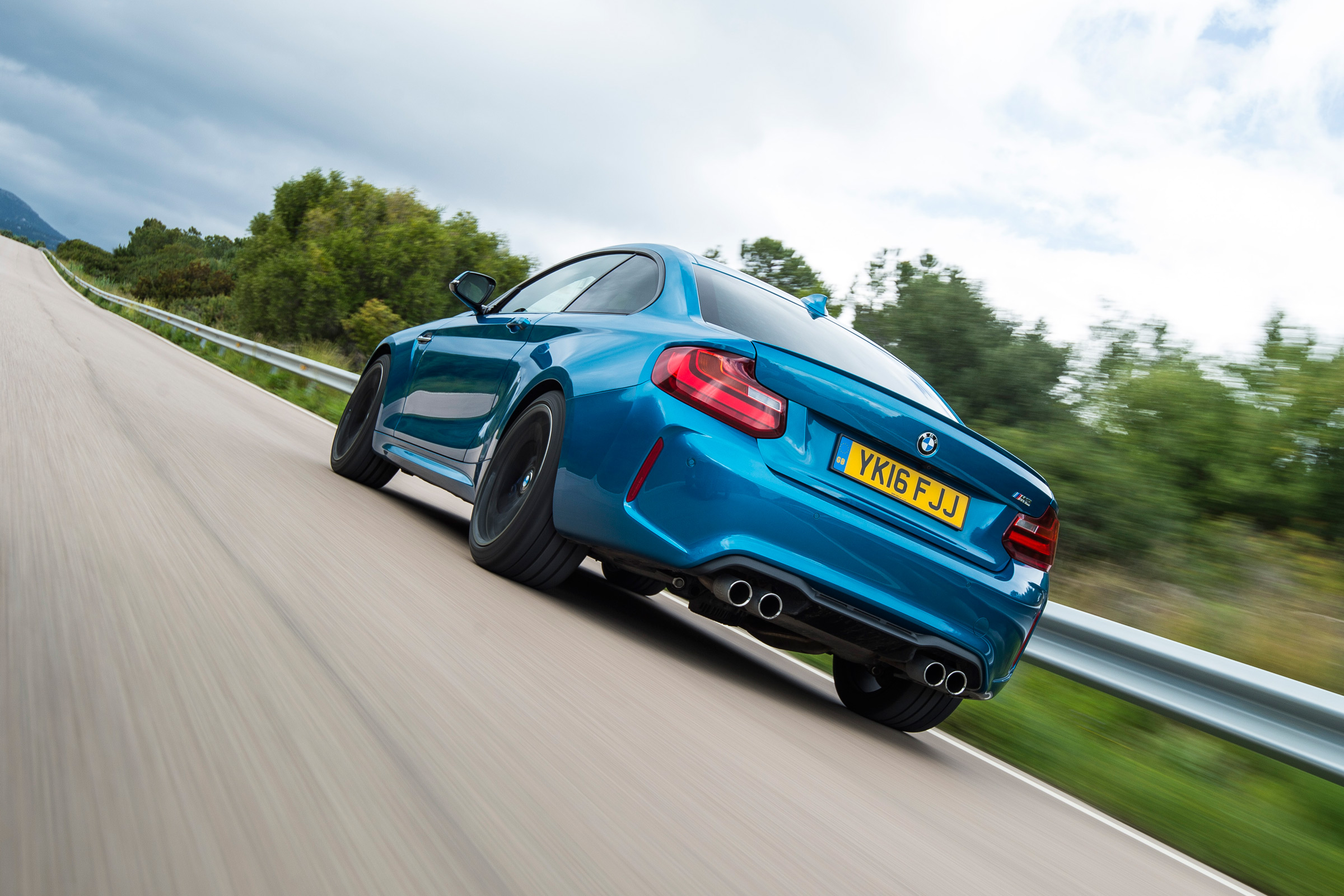 New BMW M2 Coupe UK - rear tracking