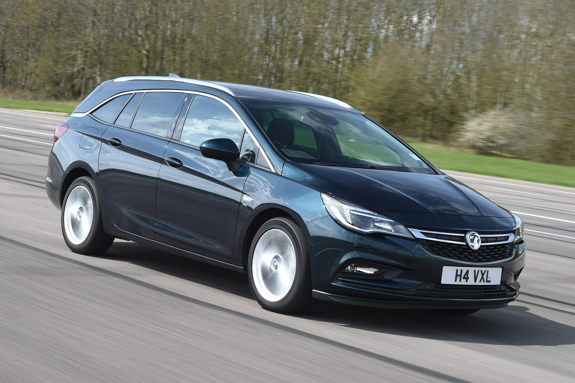 Vauxhall Astra ST - front