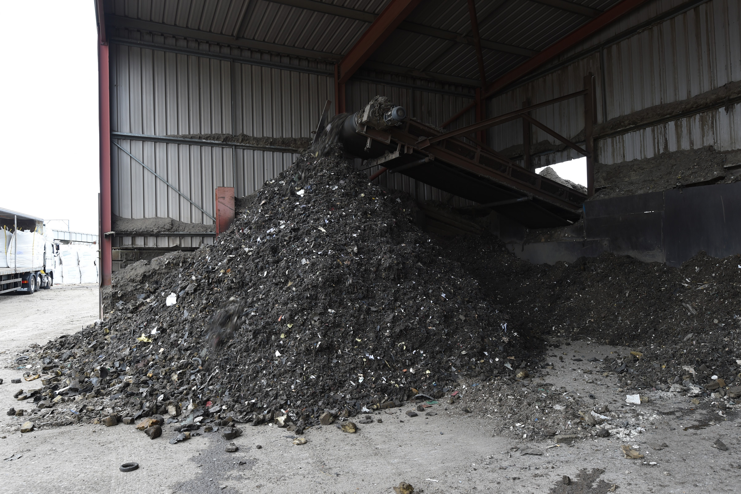 Car recycling - Step 4: vacuum