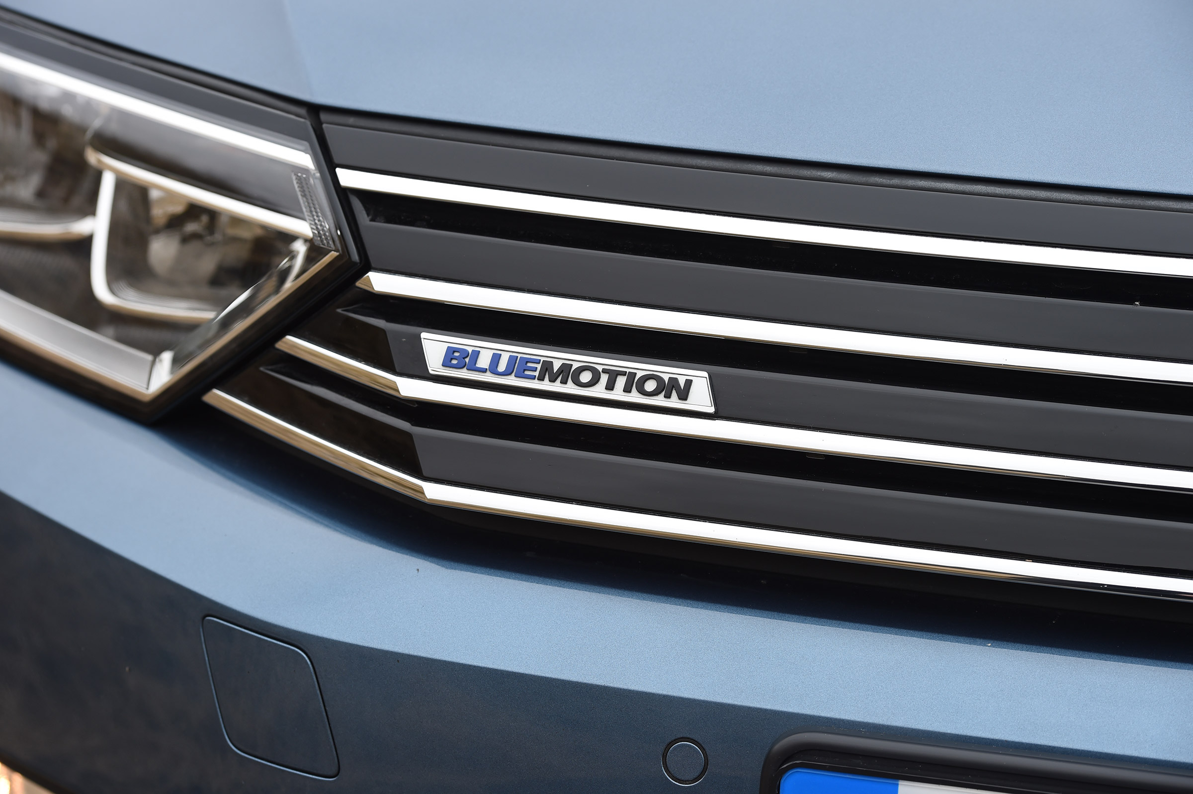 Volkswagen Passat - BlueMotion badge