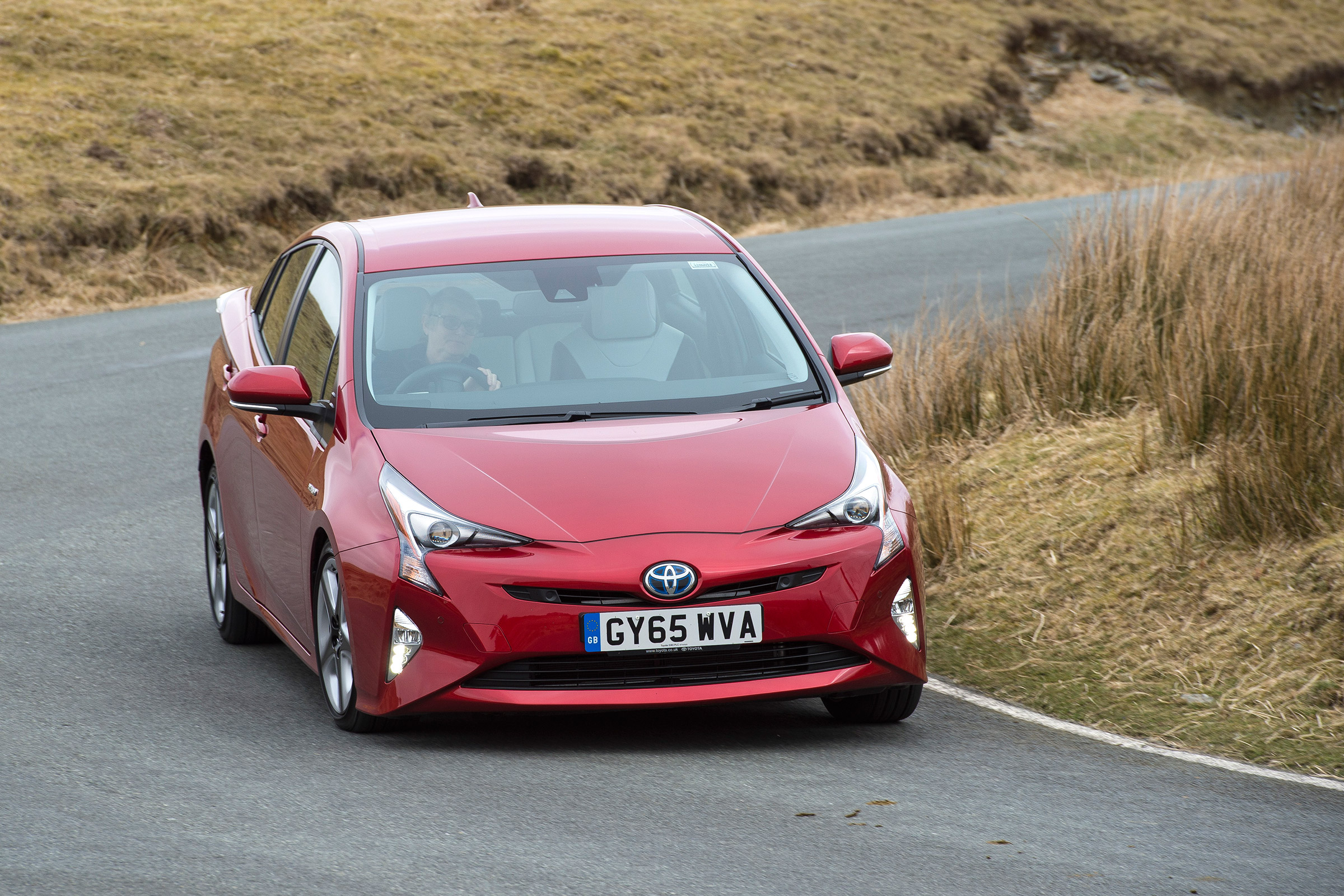 Toyota Prius - front cornering