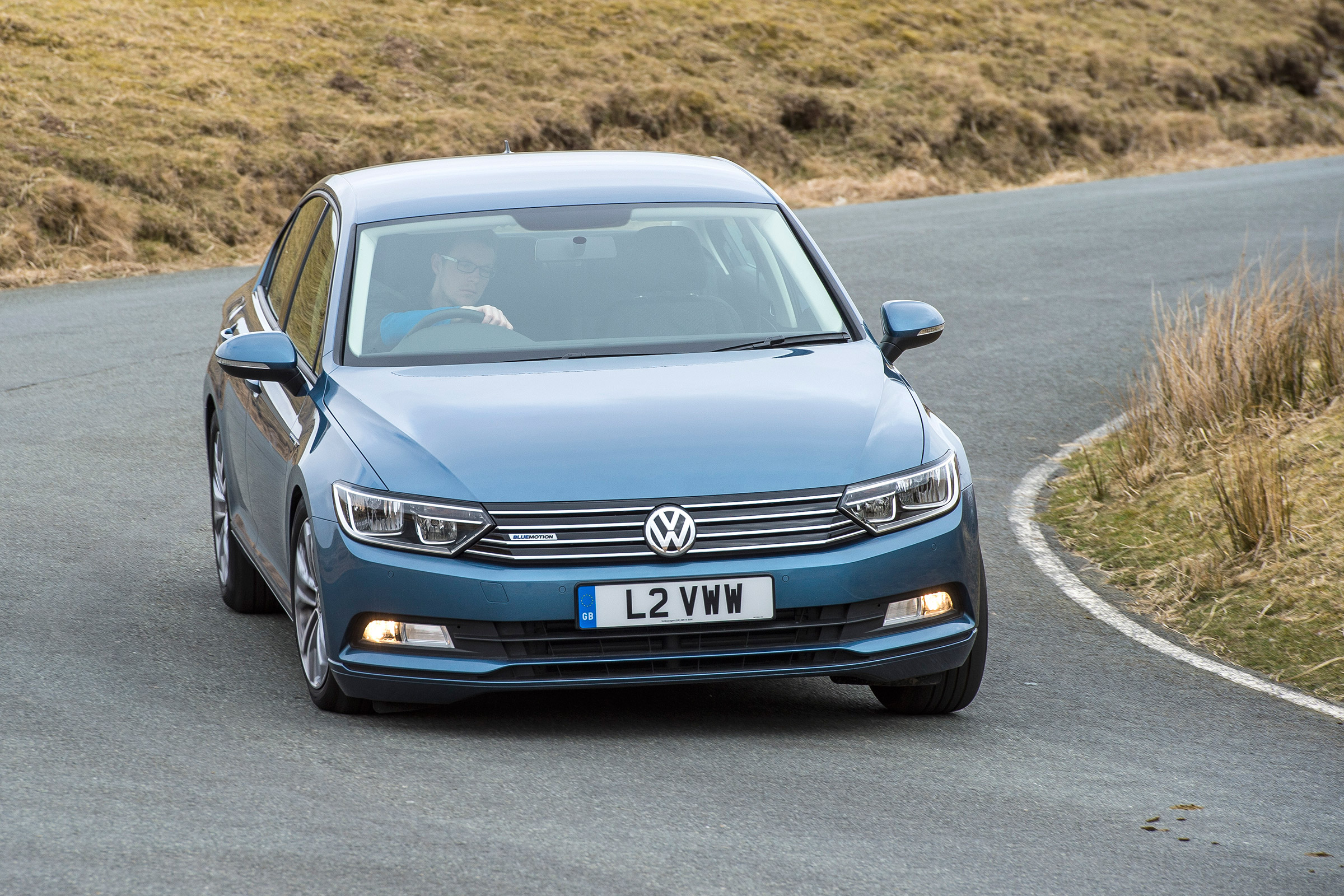 Volkswagen Passat - front cornering