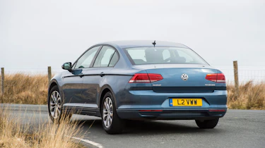 Volkswagen Passat - rear cornering