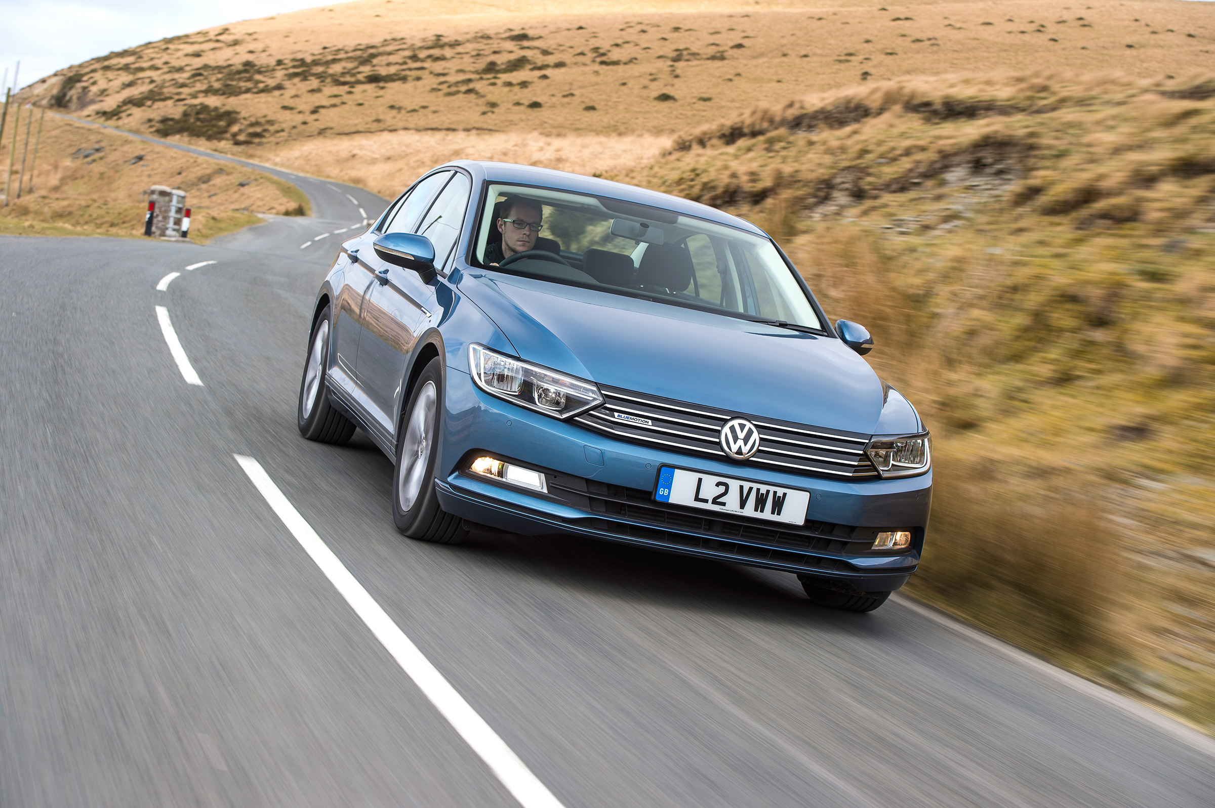 Volkswagen Passat - front panning