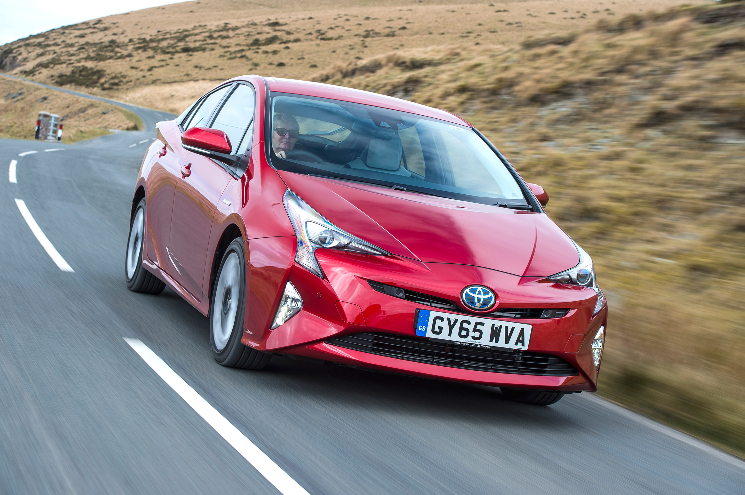 Toyota Prius - front panning