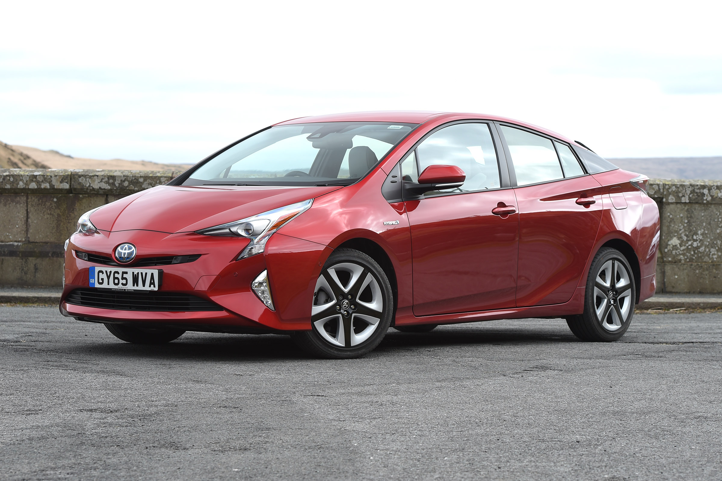 Toyota Prius - front static