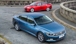 Volkswagen Passat vs Toyota Prius - header