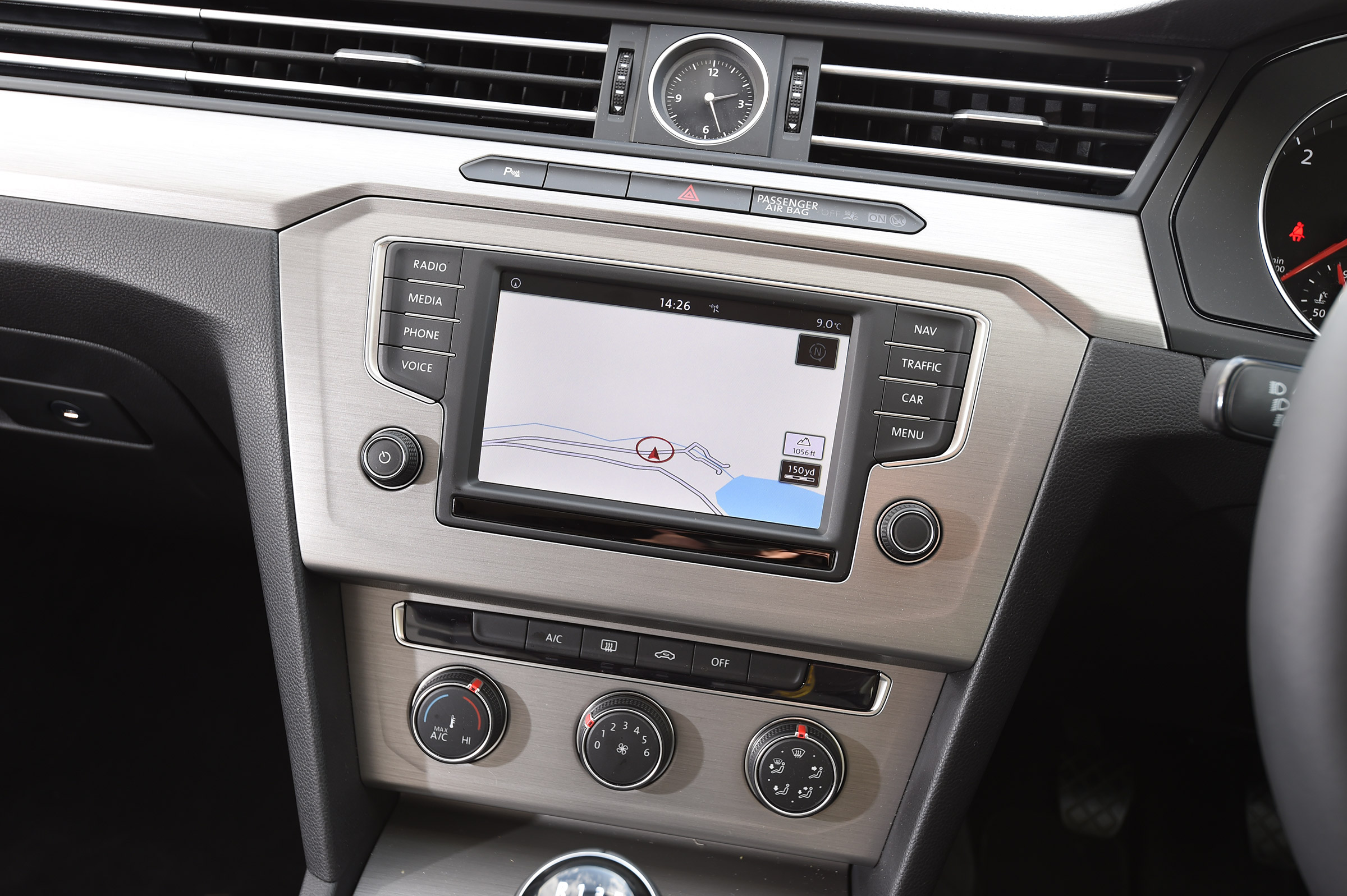 Volkswagen Passat - sat-nav