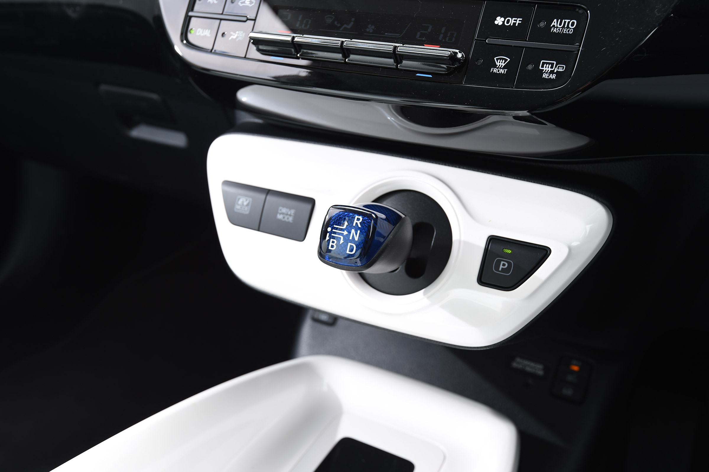 Toyota Prius - centre console