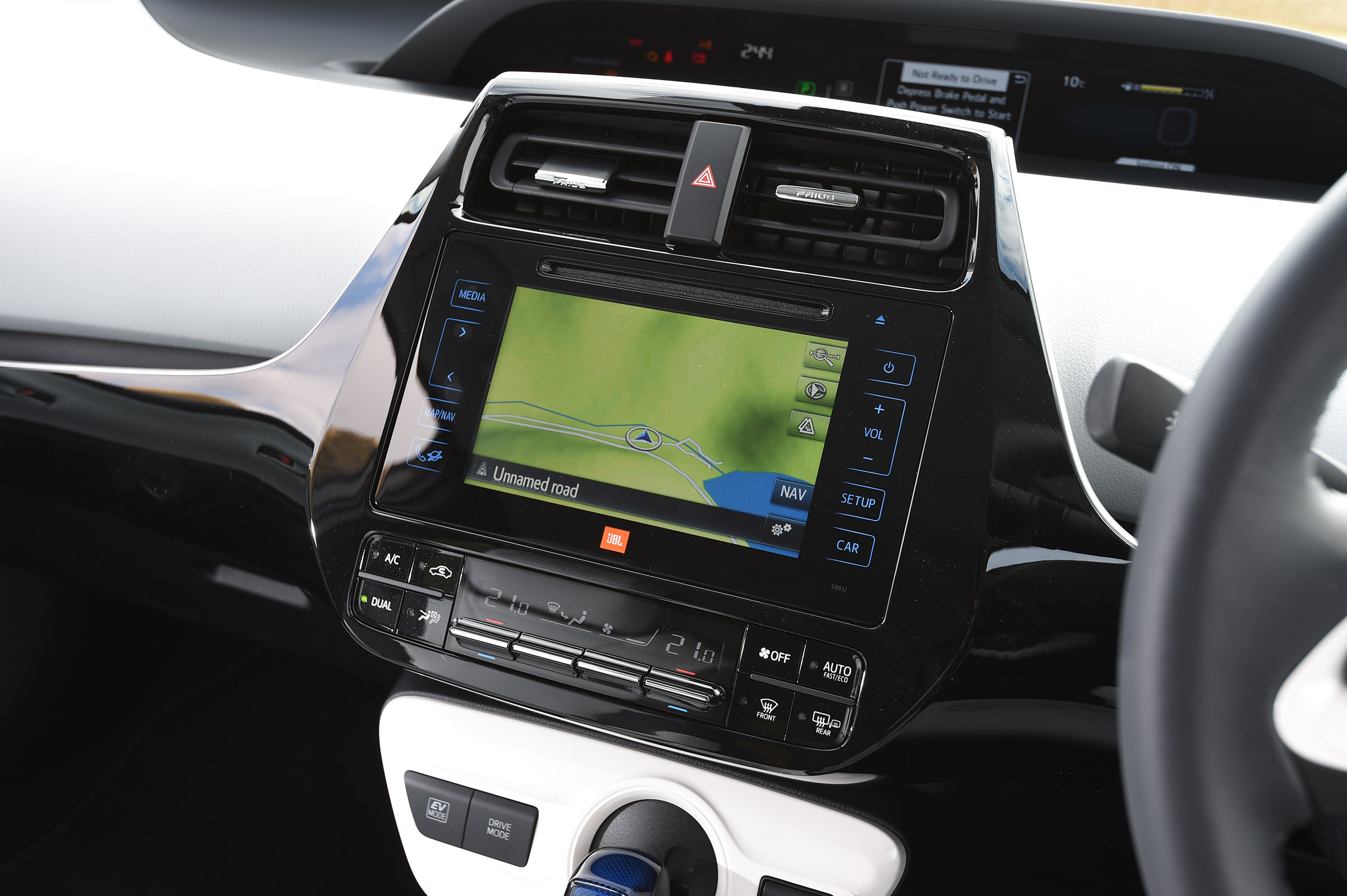 Toyota Prius - sat-nav