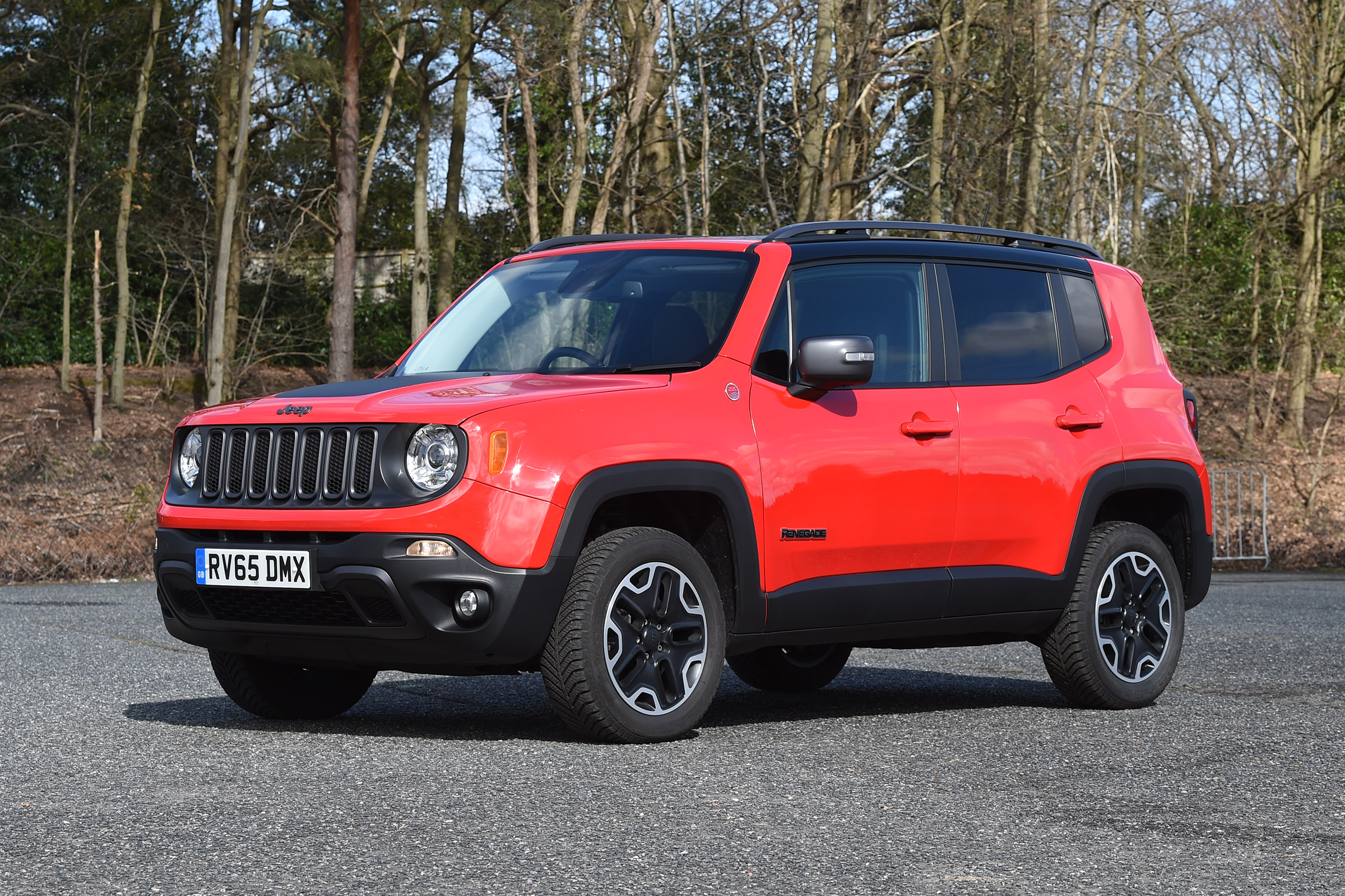 Jeep Renegade - front static