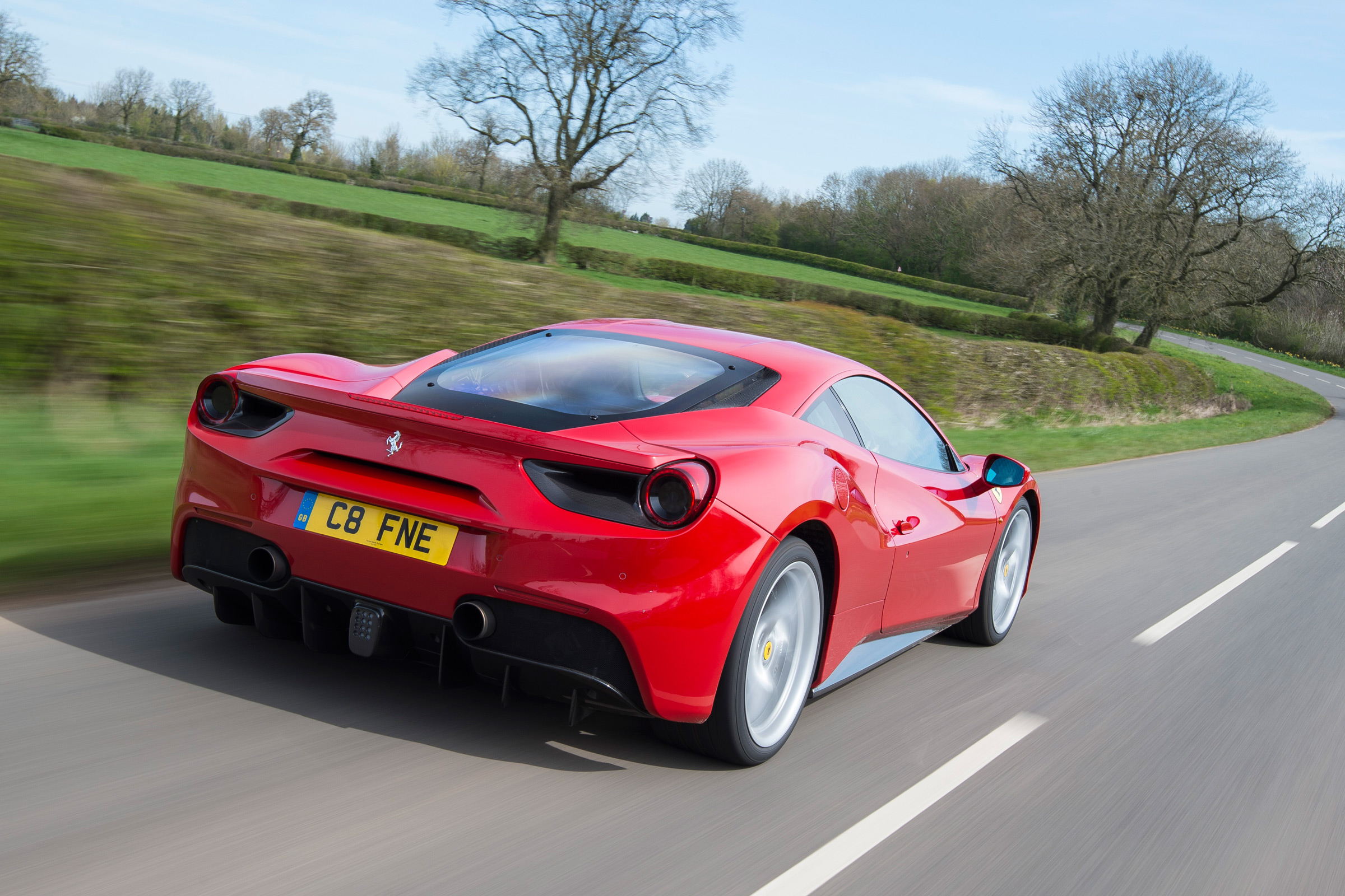 Ferrari 488 GTB 2016 - rear tracking 2