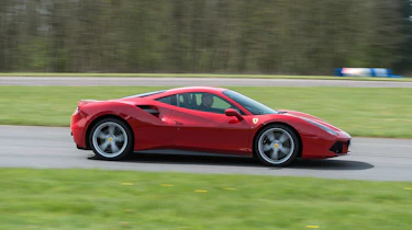 Ferrari 488 GTB 2016 - side