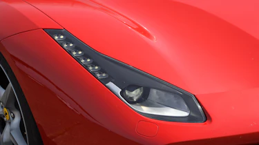 Ferrari 488 GTB 2016 - headlight