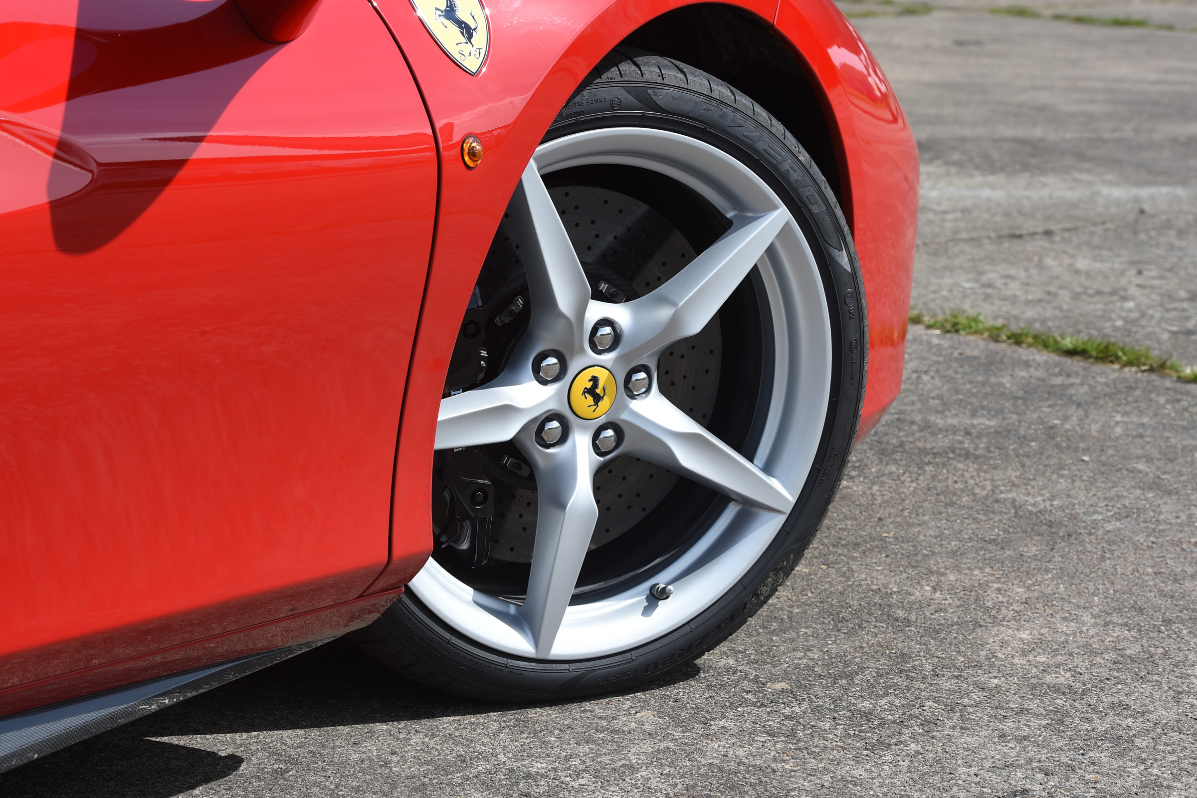 Ferrari 488 GTB 2016 - wheel