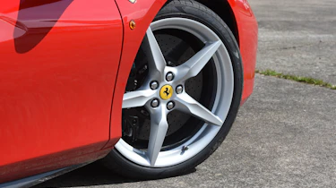 Ferrari 488 GTB 2016 - wheel