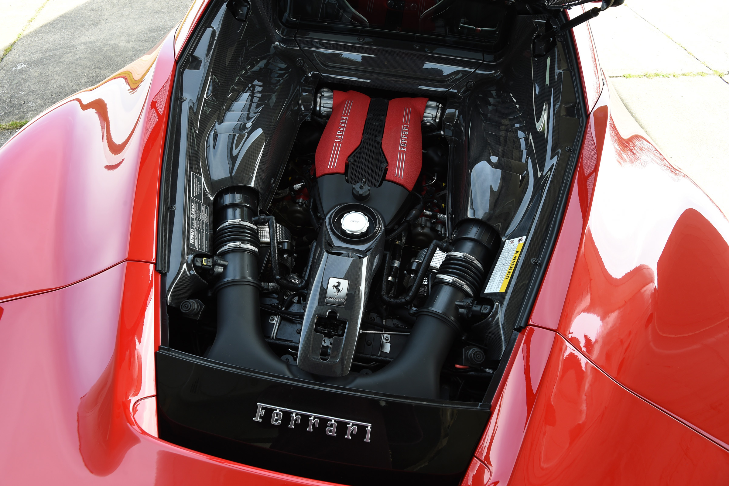 Ferrari 488 GTB 2016 - engine