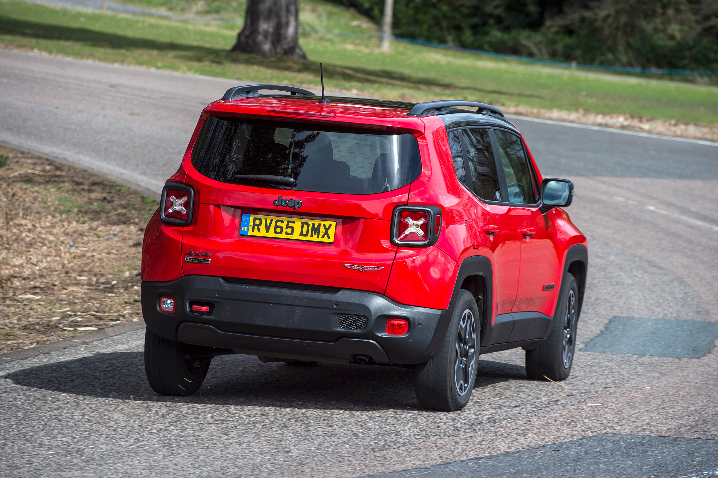 Jeep Renegade - rear cornering