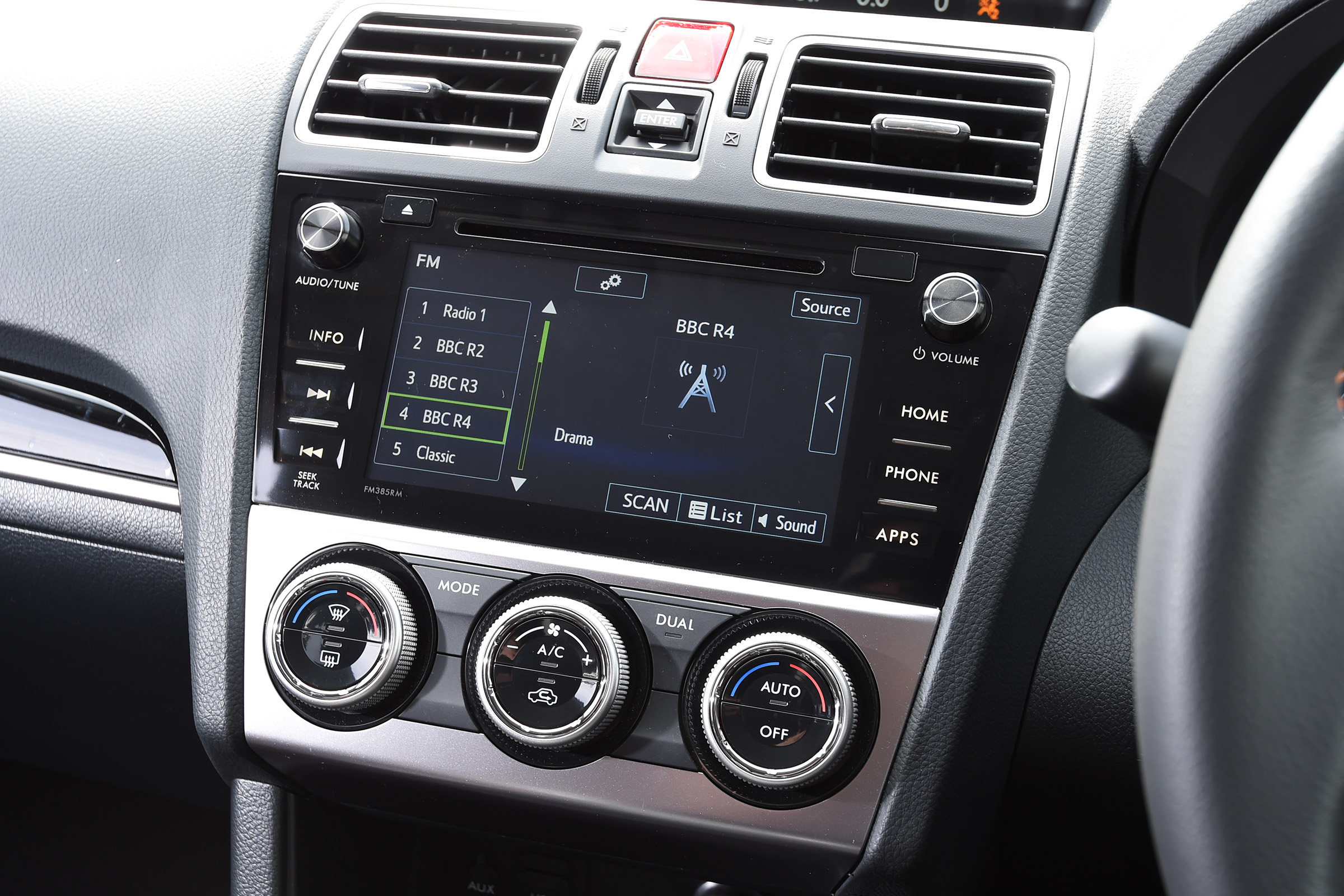 Subaru XV - infotainment screen