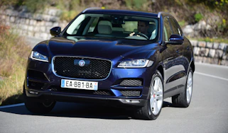 Jaguar F-Pace 3.0d 2016 - front cornering