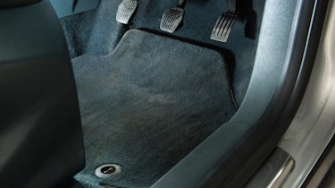 Ford C-MAX (used) - footwell