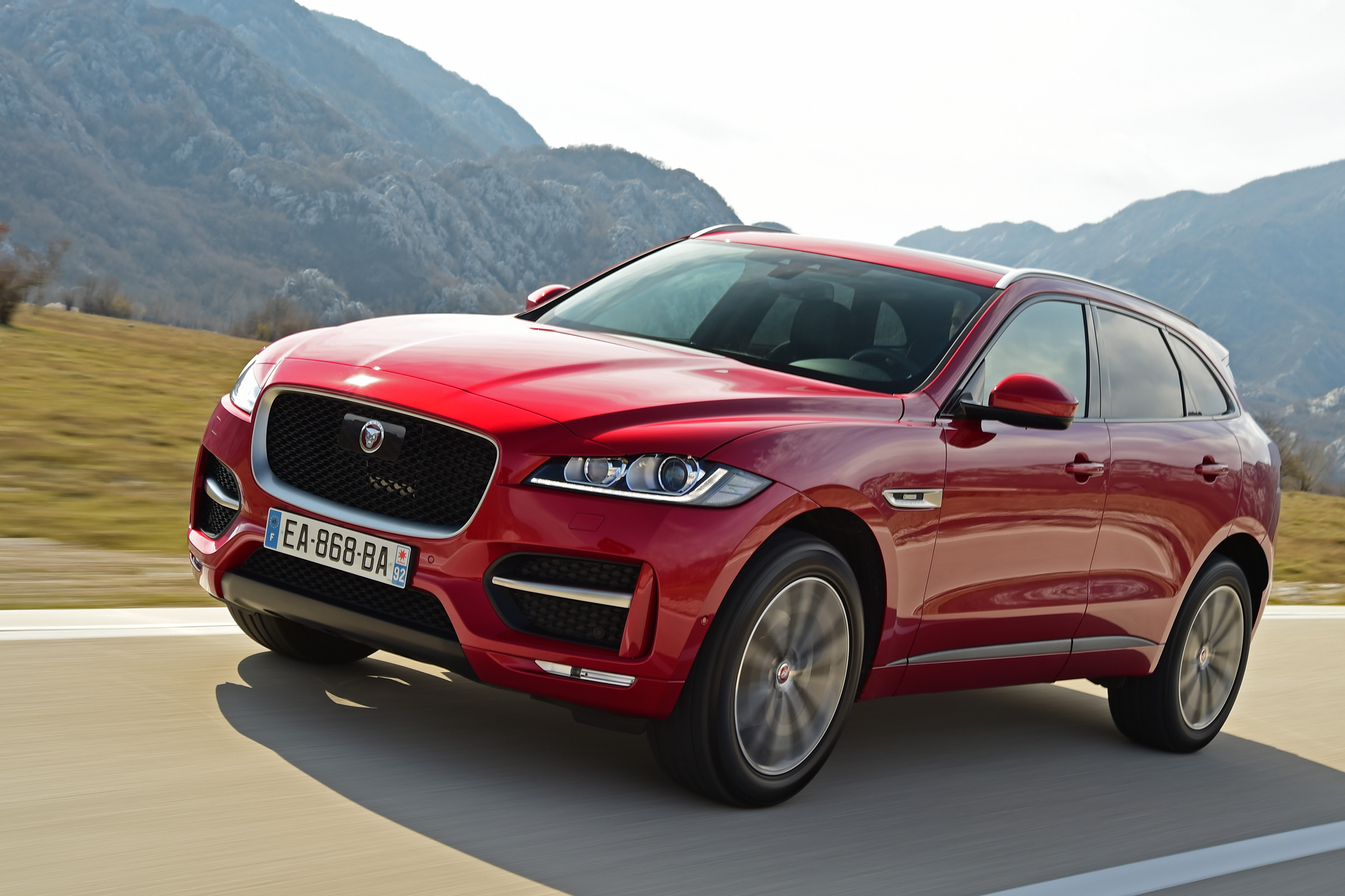 Jaguar F-Pace first drive - front tracking