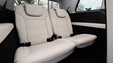 Mercedes GLS 350d AMG 2016 - rearmost seats