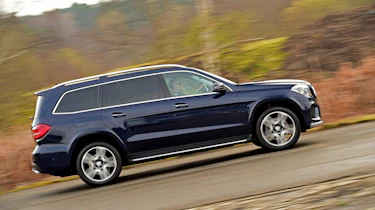 Mercedes GLS 350d AMG 2016 - side tracking