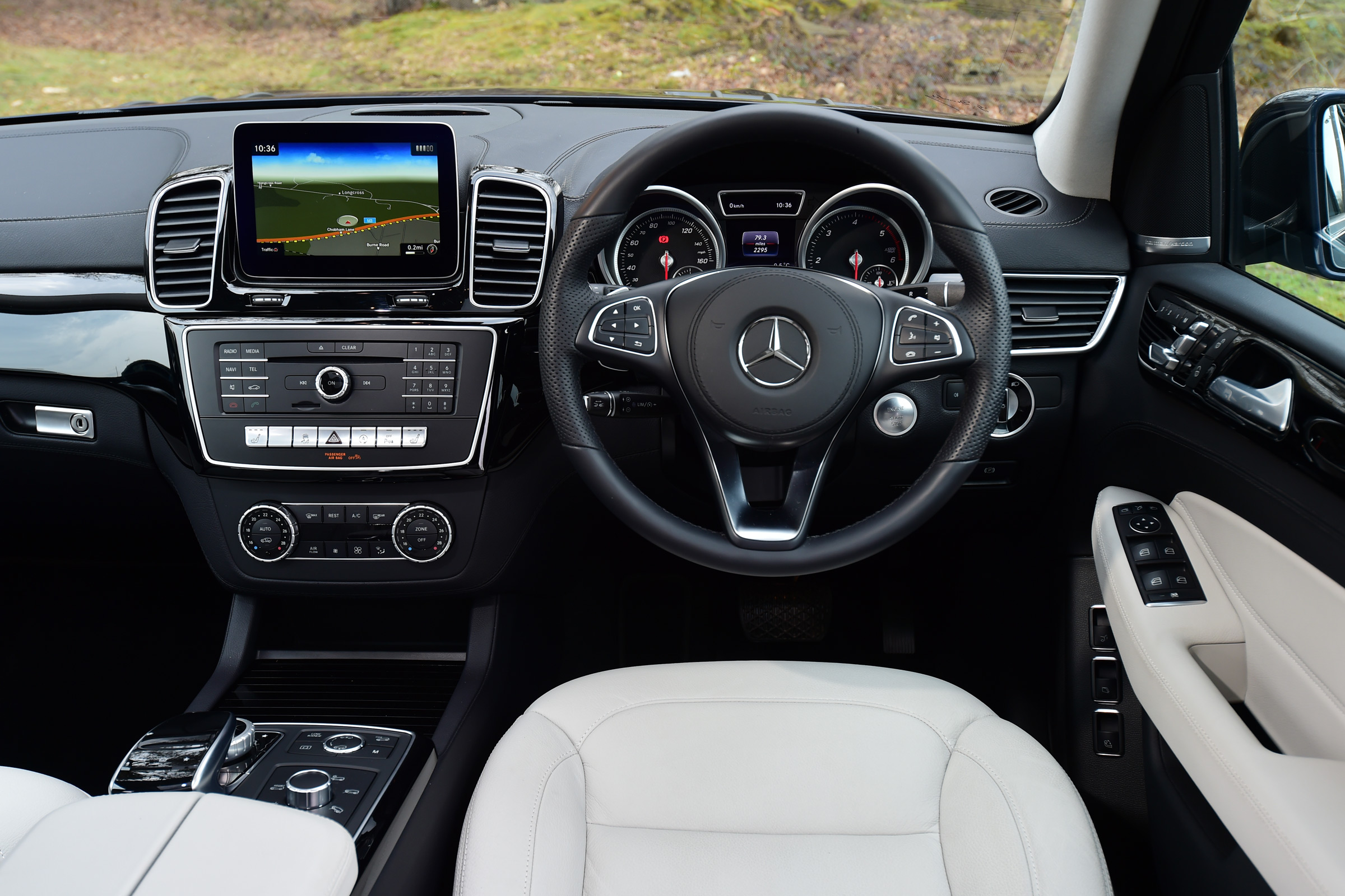 Mercedes GLS 350d AMG 2016 - interior