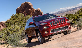 Jeep Cherokee Overland - front